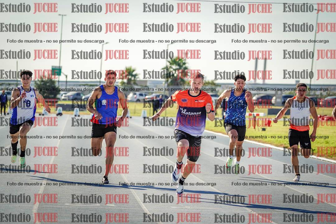 Fotos de los 100 m llanos de varones - FINAL