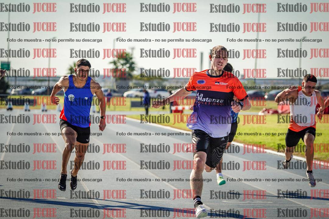 Fotos de los 100 m llanos de varones - FINAL