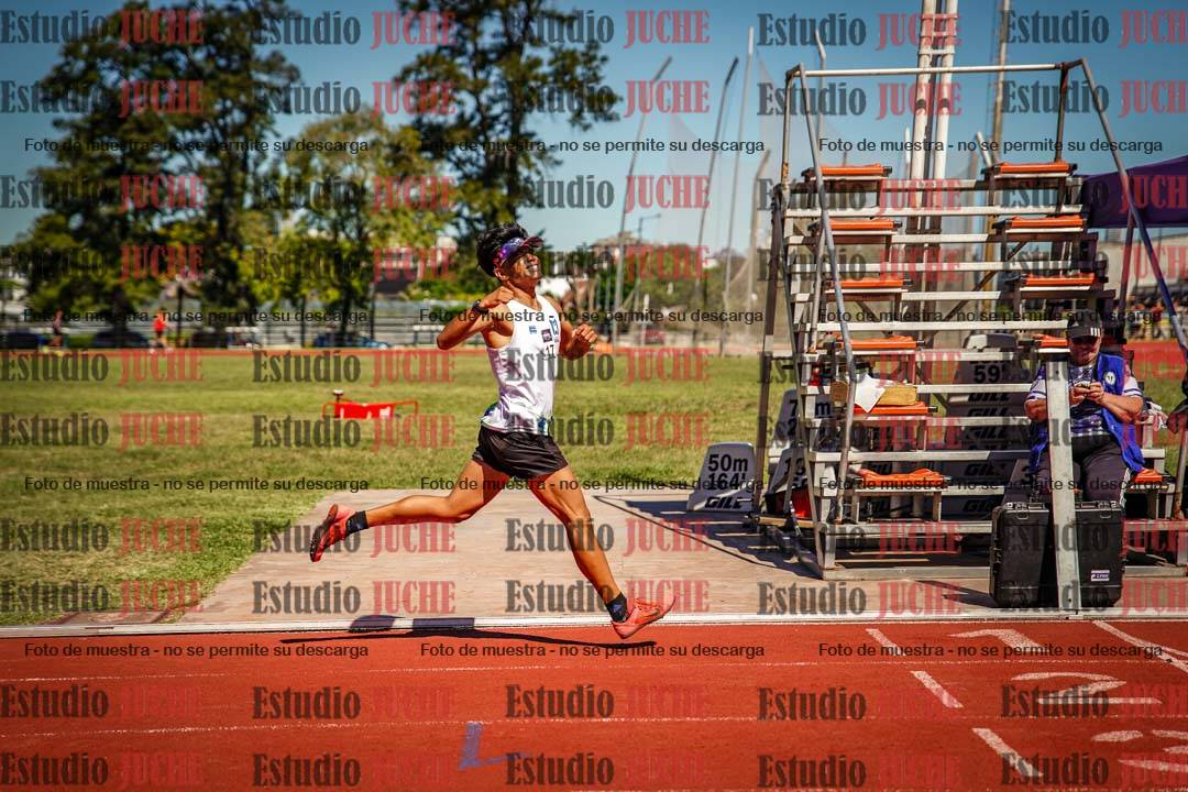 Fotos de los 800 m llanos de varones