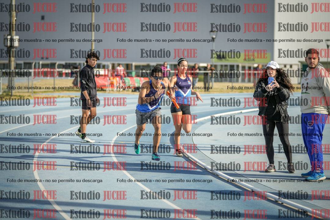 Fotos de las Postas 8x200 m mixta