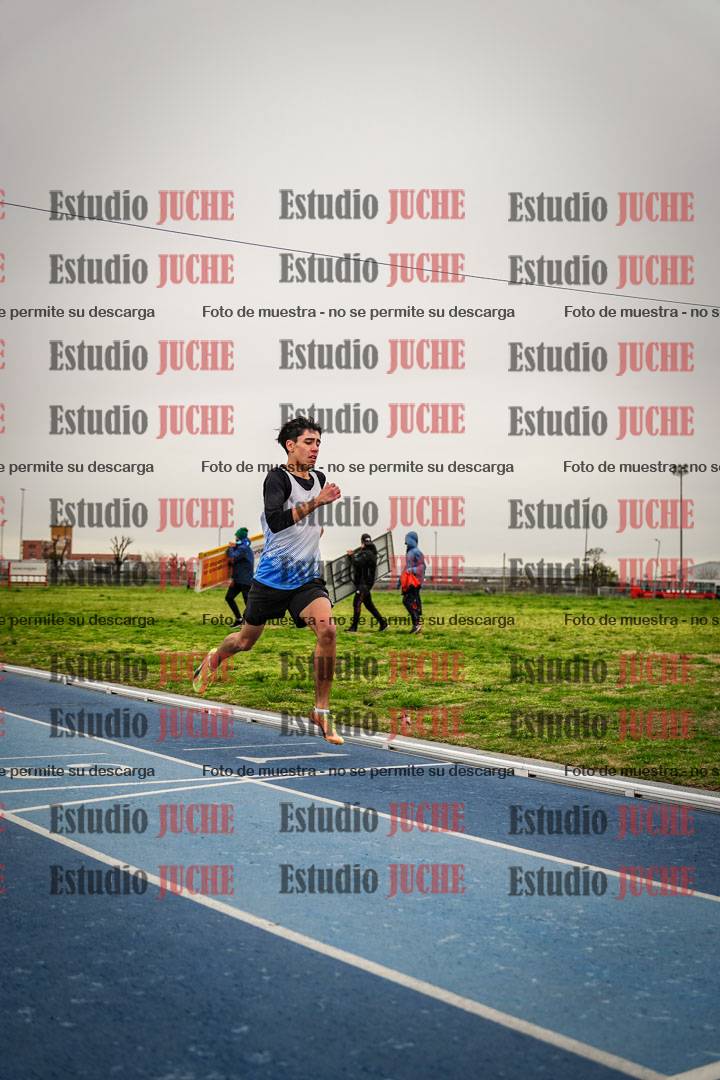 Fotos de los 800 m llanos de varones - heptatlón y hexatlón