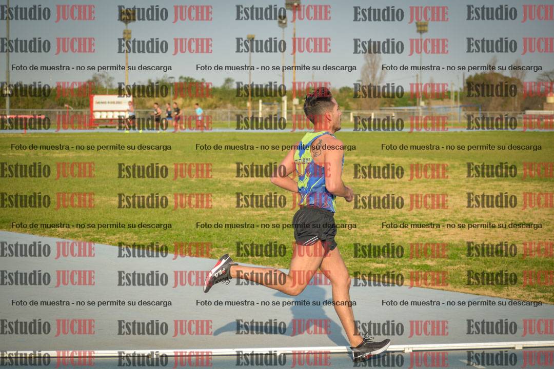 Fotos de los 3000 m llanos de varones