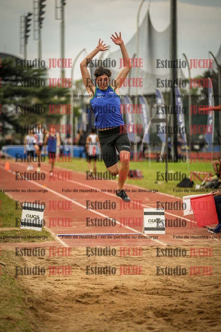Fotos del salto en largo de varones