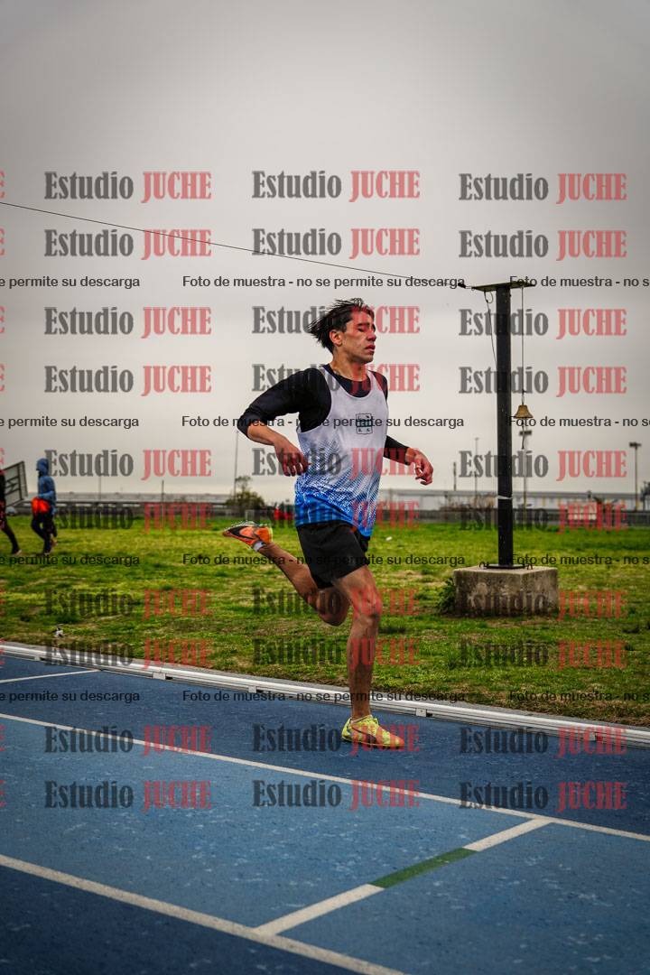 Fotos de los 800 m llanos de varones - heptatlón y hexatlón