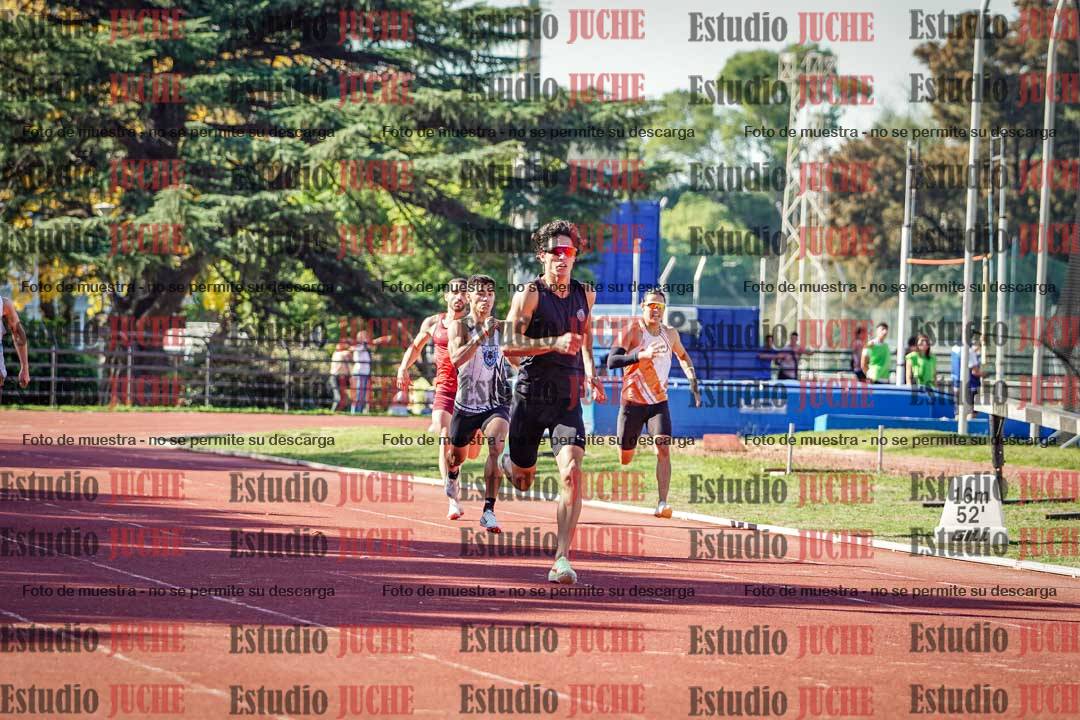 Fotos de los 400 m llanos de varones