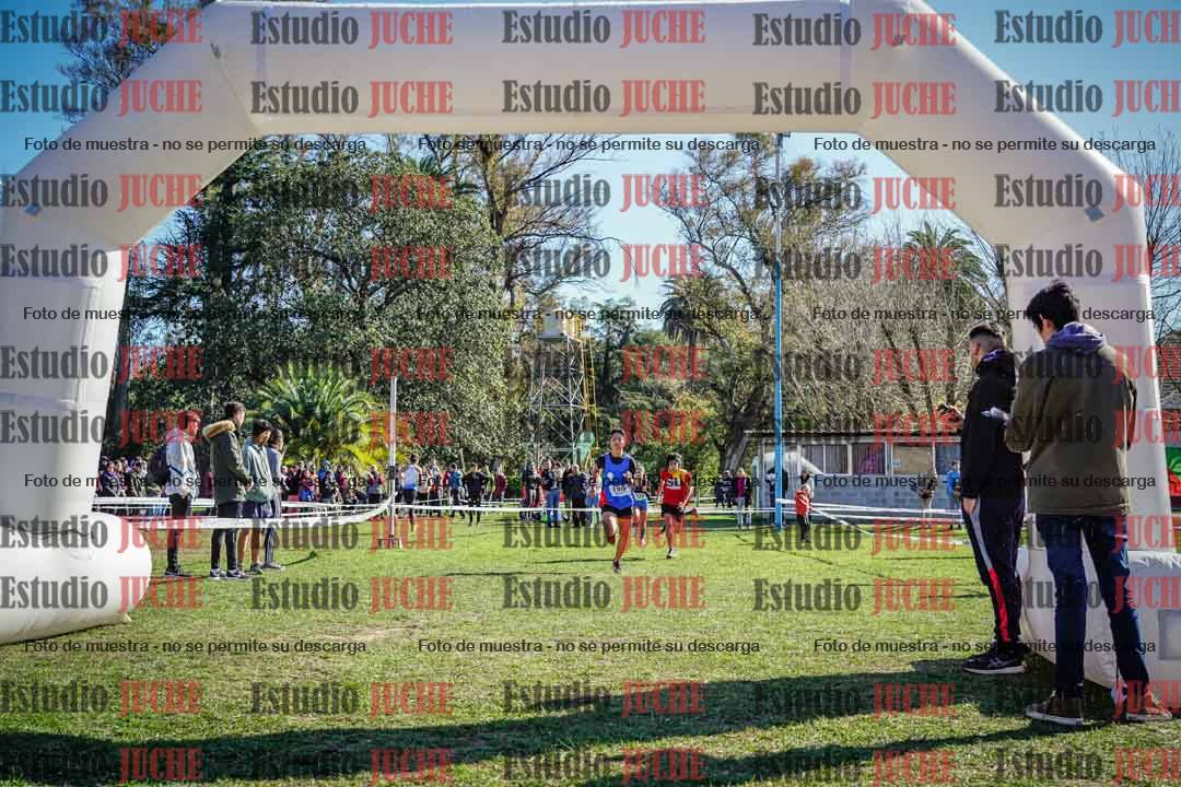 Fotos de la llegada del cross de 2000 m