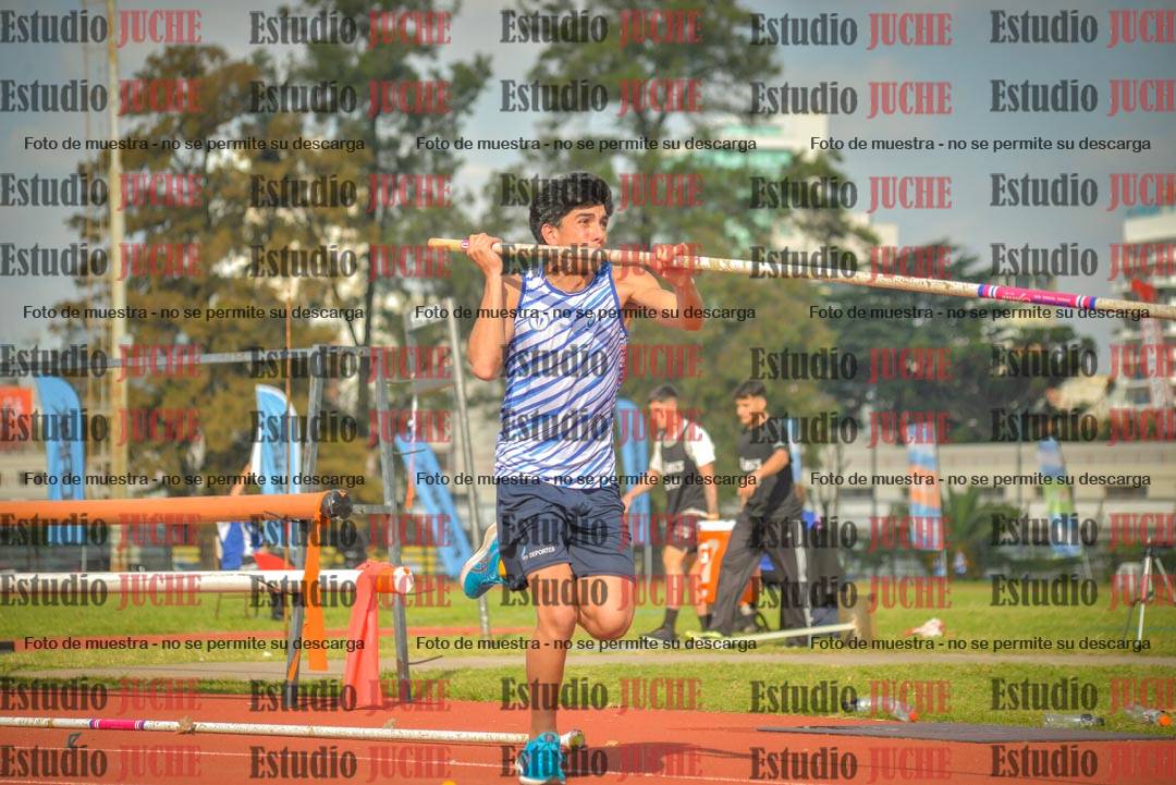 Fotos del salto con garrocha de varones - decatlón 8