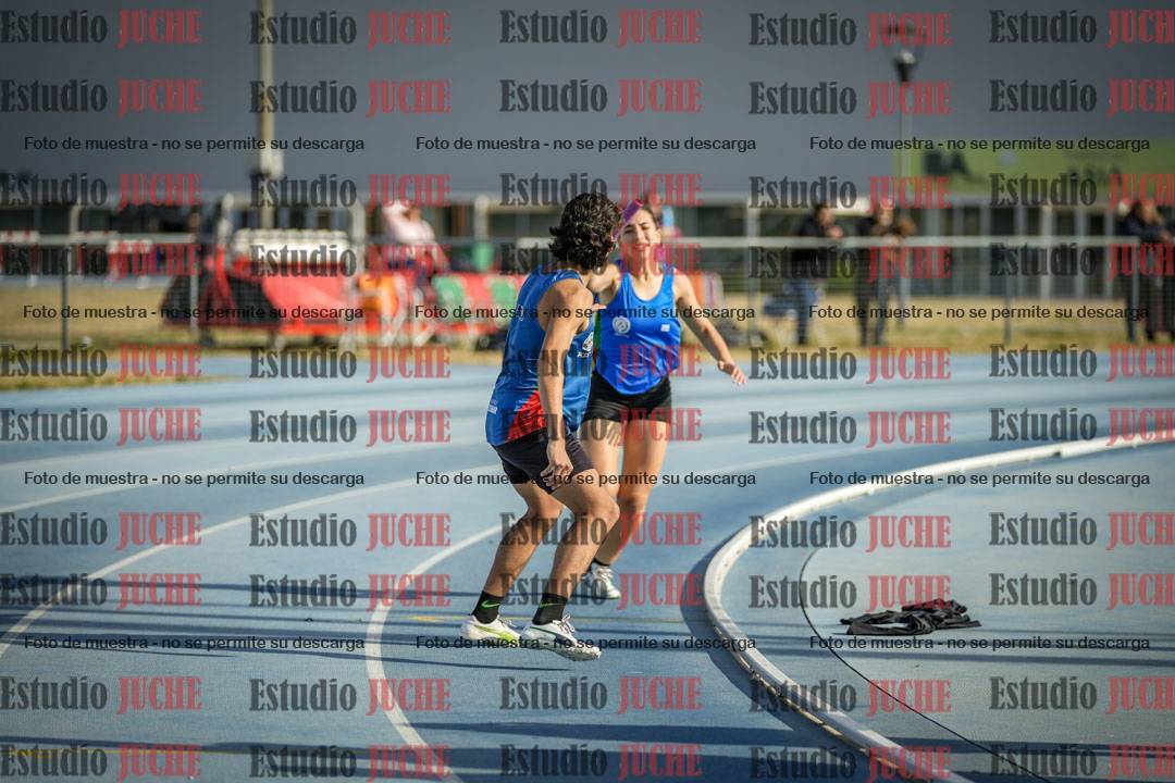 Fotos de las Postas 8x200 m mixta