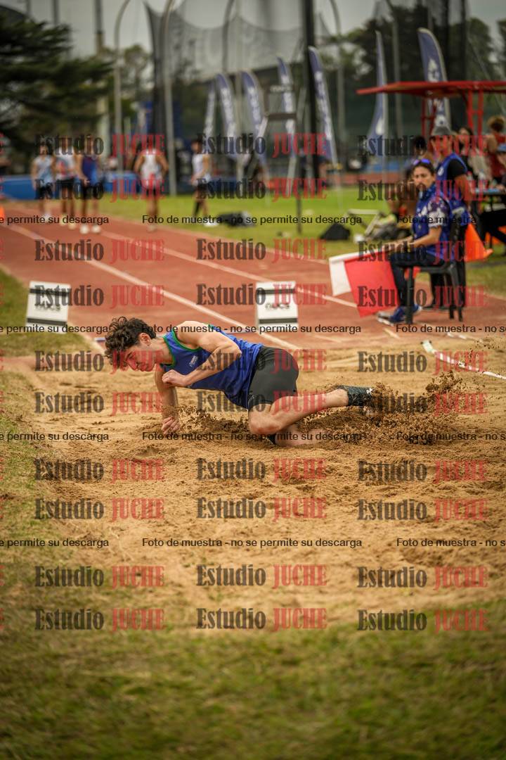 Fotos del salto en largo de varones