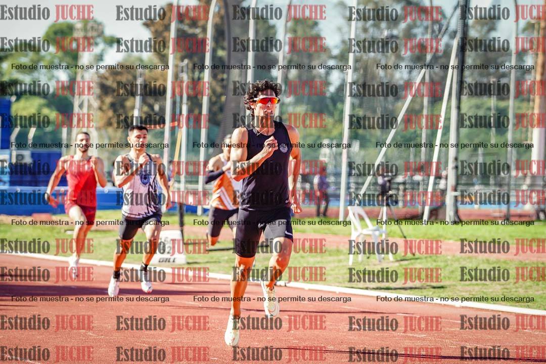 Fotos de los 400 m llanos de varones