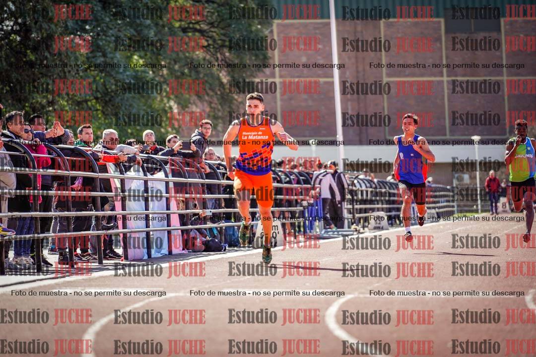 Fotos de los 200 m llanos de varones