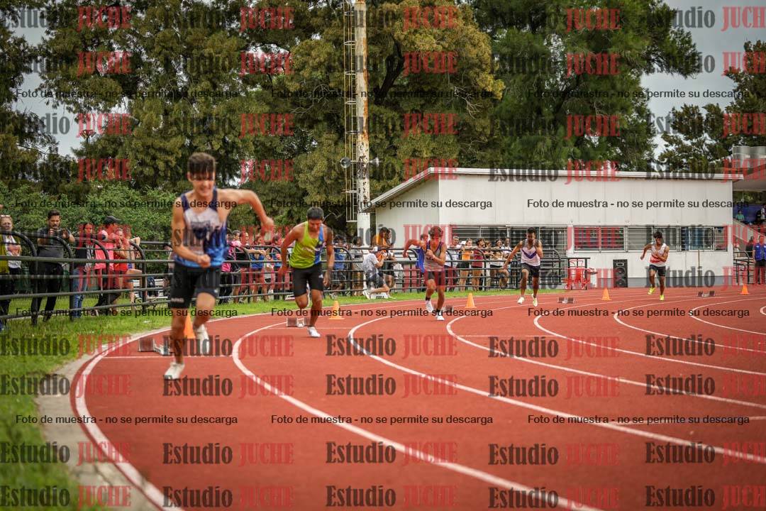 Fotos de los 400 m llanos de varones