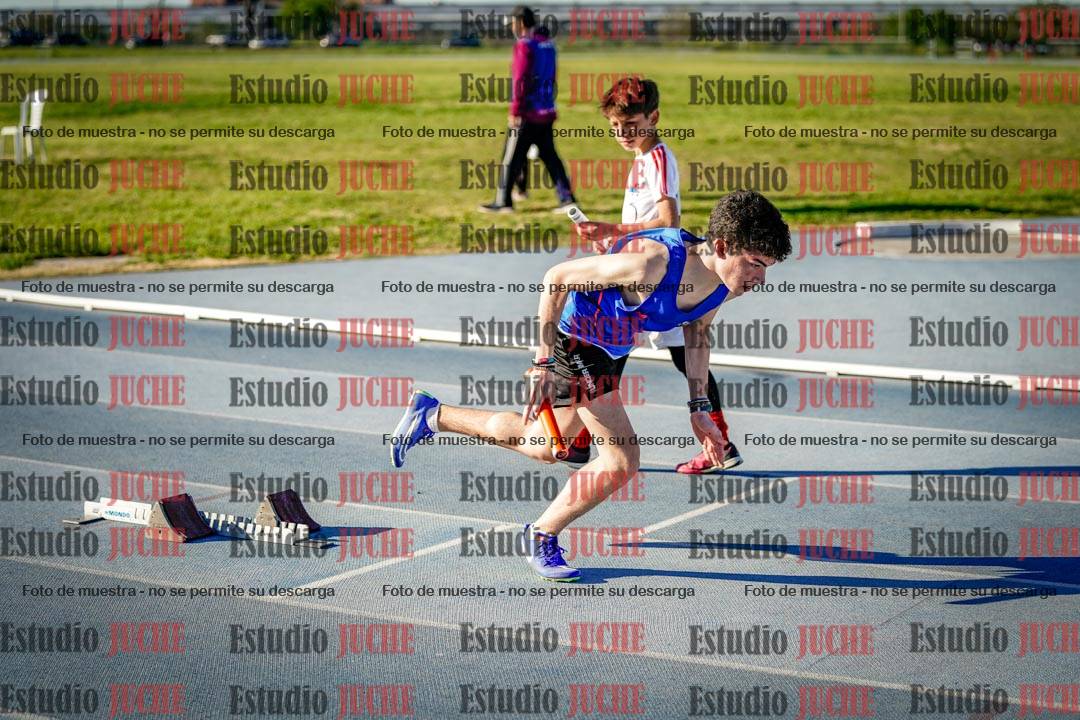 Fotos de las postas 5x80 m de varones