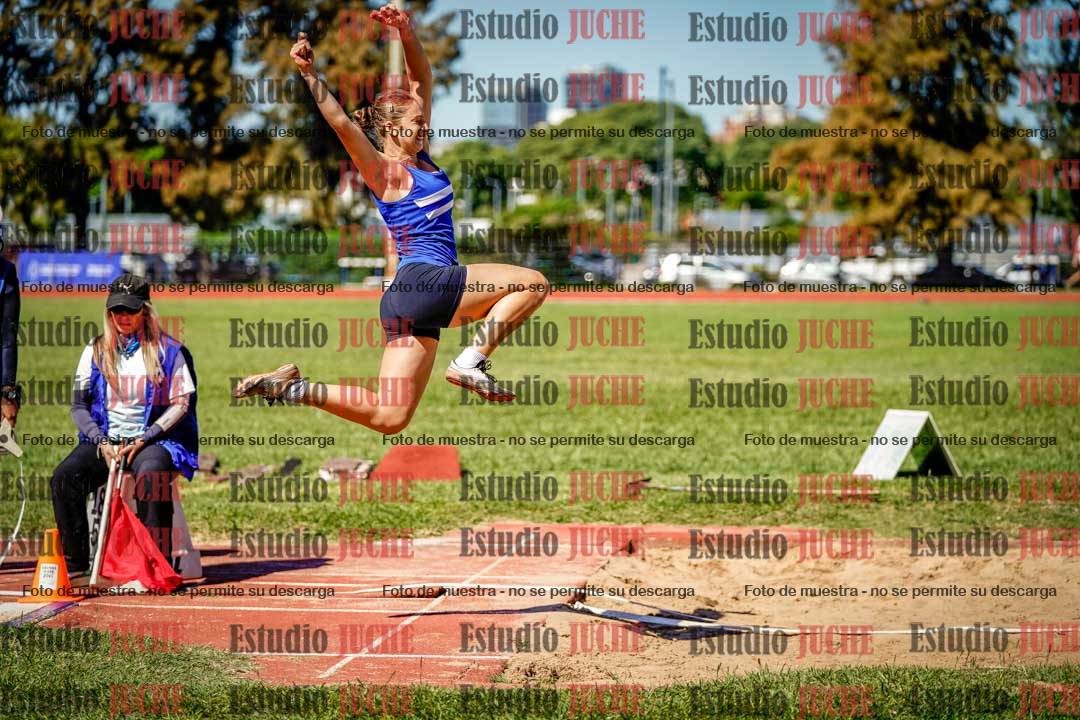 Fotos del salto en largo de mujeres