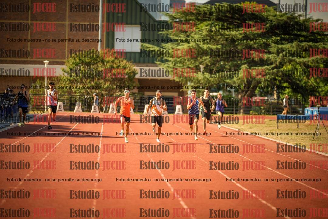 Fotos de los 400 m llanos de varones