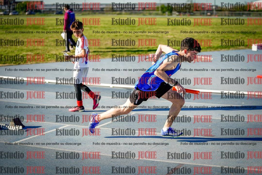 Fotos de las postas 5x80 m de varones