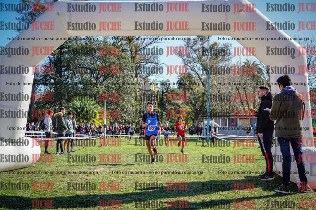 Fotos de la llegada del cross de 2000 m