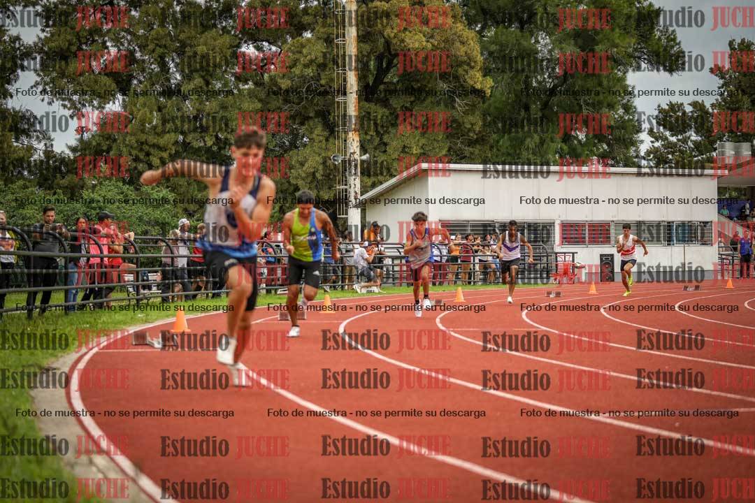 Fotos de los 400 m llanos de varones
