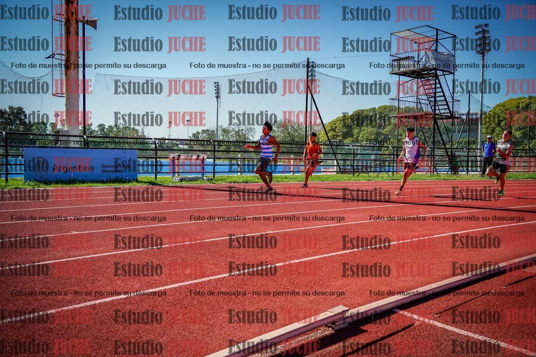 Fotos de los 200 m llanos de varones