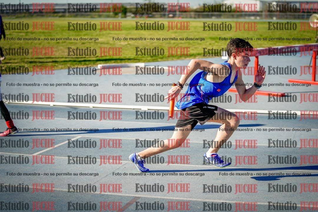 Fotos de las postas 5x80 m de varones
