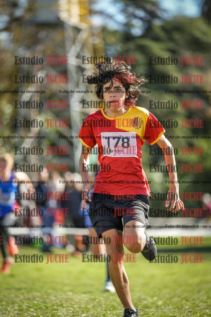 Fotos de la llegada del cross de 2000 m