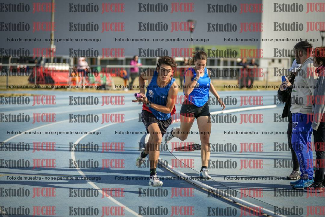 Fotos de las Postas 8x200 m mixta