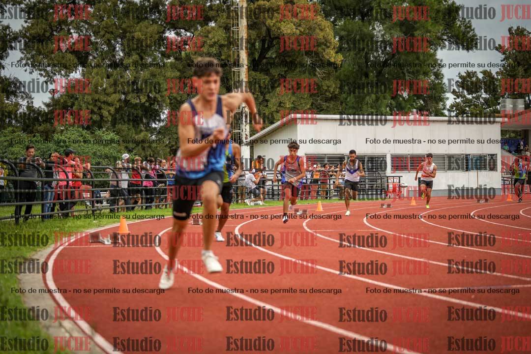 Fotos de los 400 m llanos de varones
