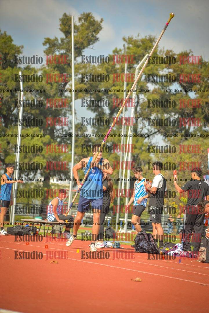 Fotos del salto con garrocha de varones - decatlón 8