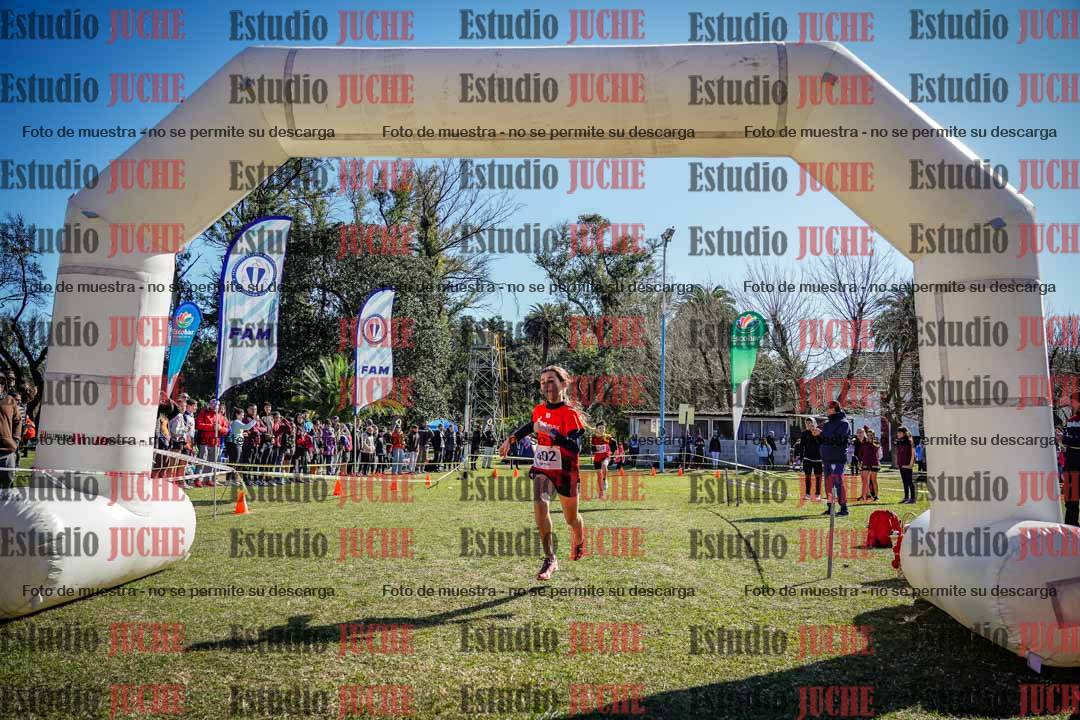 Fotos de la llegada del cross de 1000 m