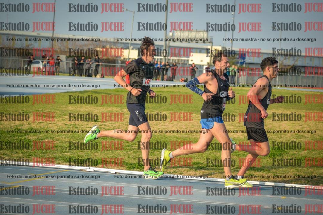 Fotos de los 3000 m llanos de varones