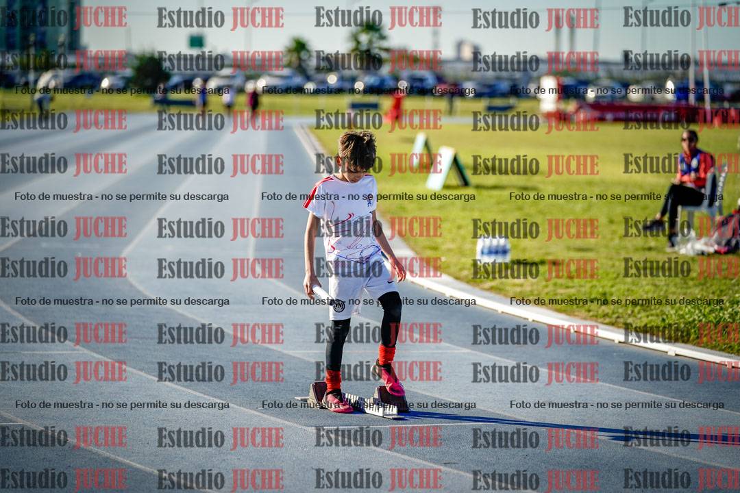 Fotos de las postas 5x80 m de varones