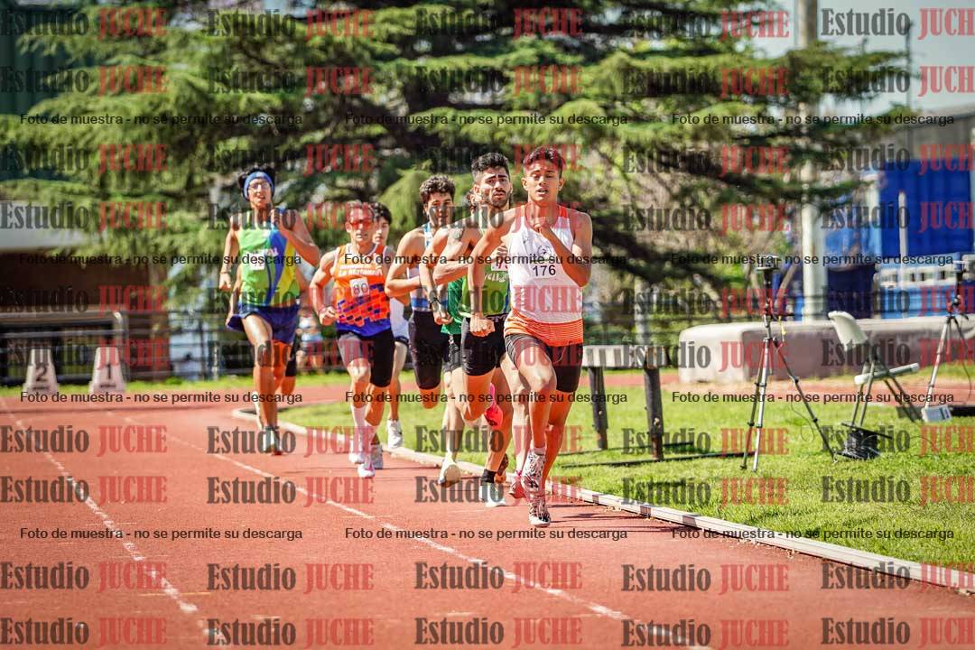 Fotos de los 800 m llanos de varones