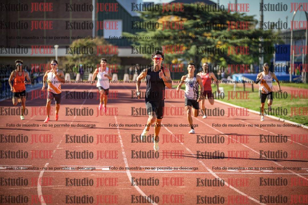 Fotos de los 400 m llanos de varones