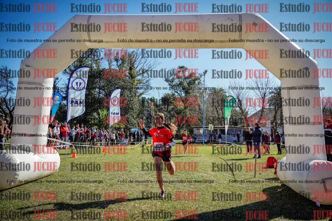 Fotos de la llegada del cross de 1000 m