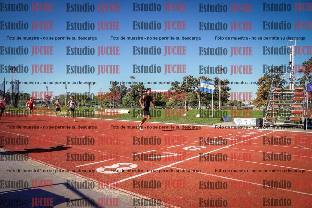 Fotos de los 400 m llanos de varones