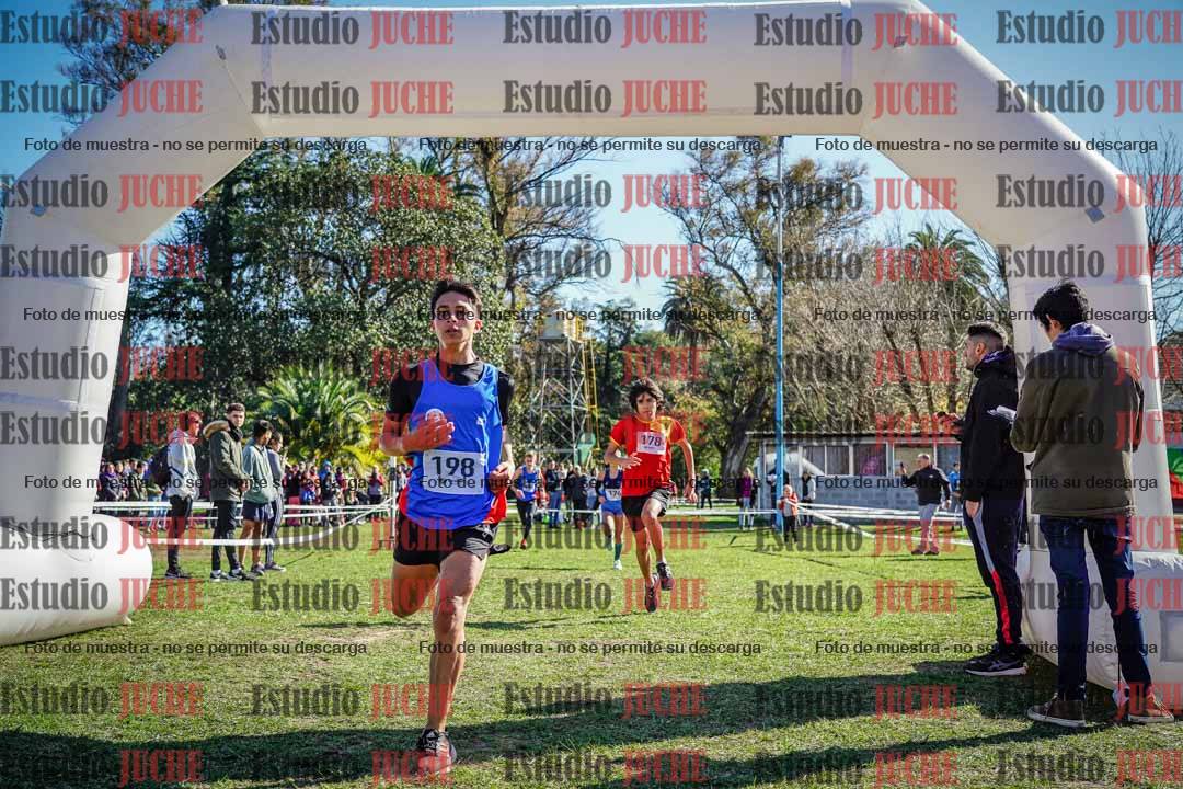 Fotos de la llegada del cross de 2000 m