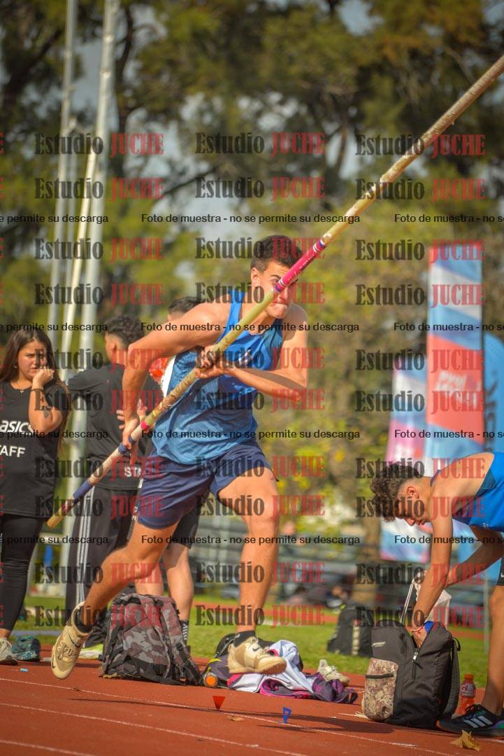 Fotos del salto con garrocha de varones - decatlón 8