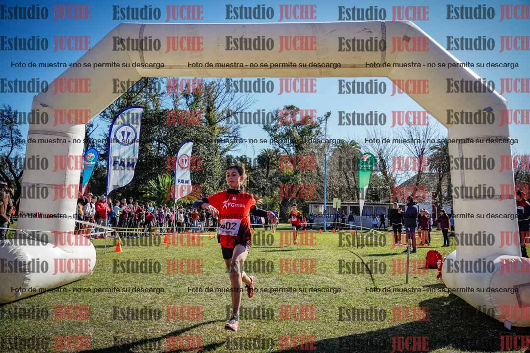 Fotos de la llegada del cross de 1000 m