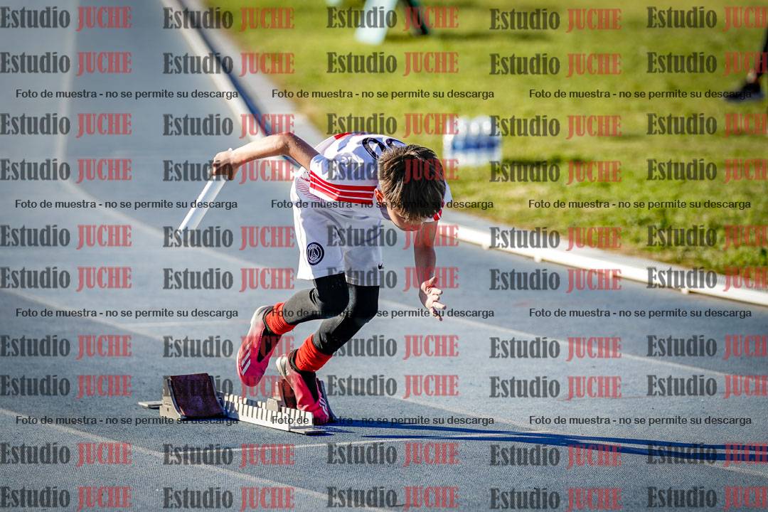 Fotos de las postas 5x80 m de varones