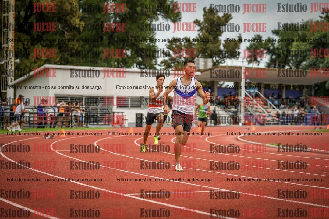 Fotos de los 400 m llanos de varones