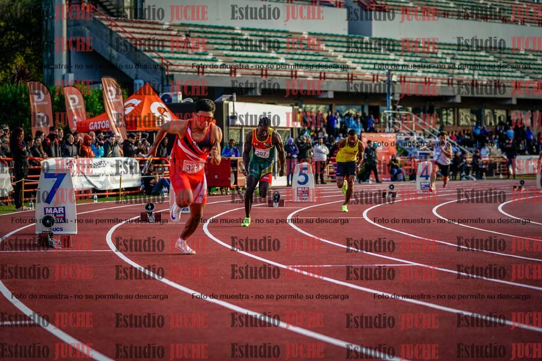 Fotos de las postas 4x100 m de varones - serie 1