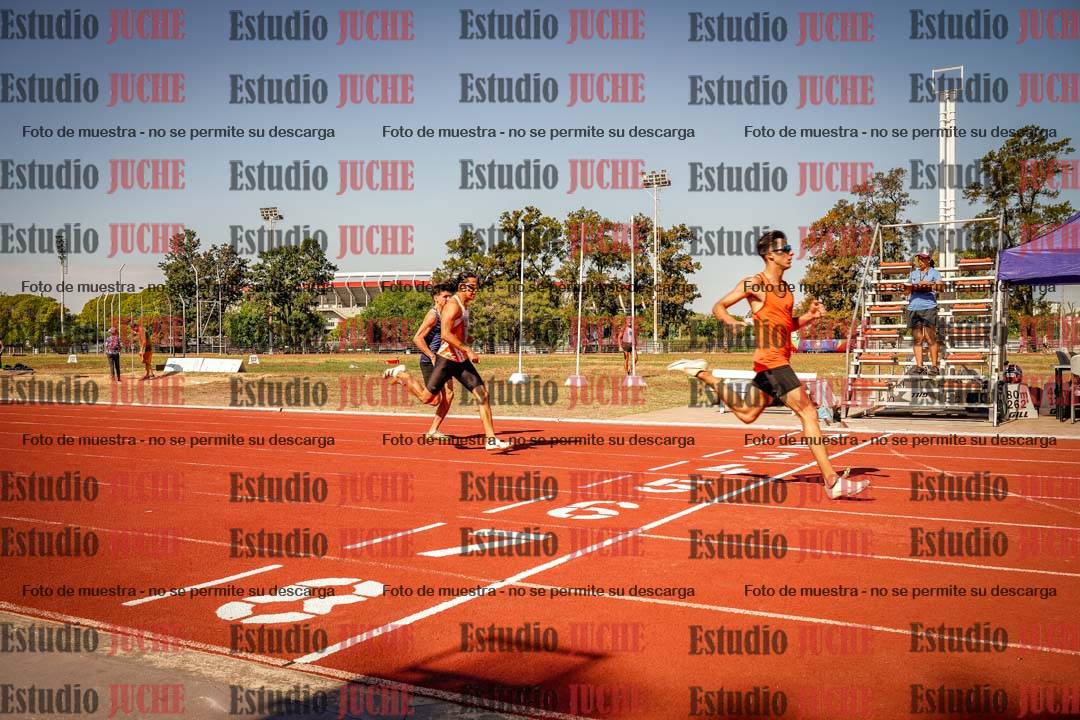 Fotos de los 400 m llanos de varones