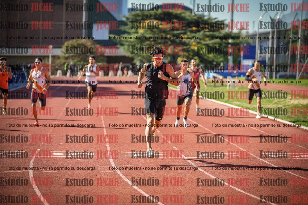 Fotos de los 400 m llanos de varones