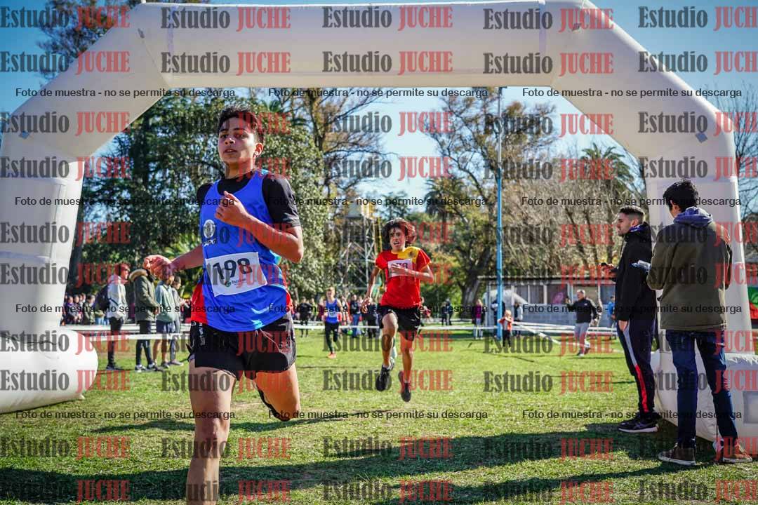 Fotos de la llegada del cross de 2000 m