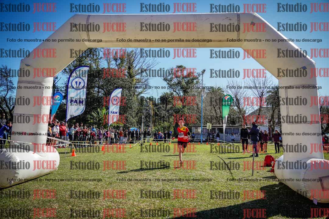 Fotos de la llegada del cross de 1000 m