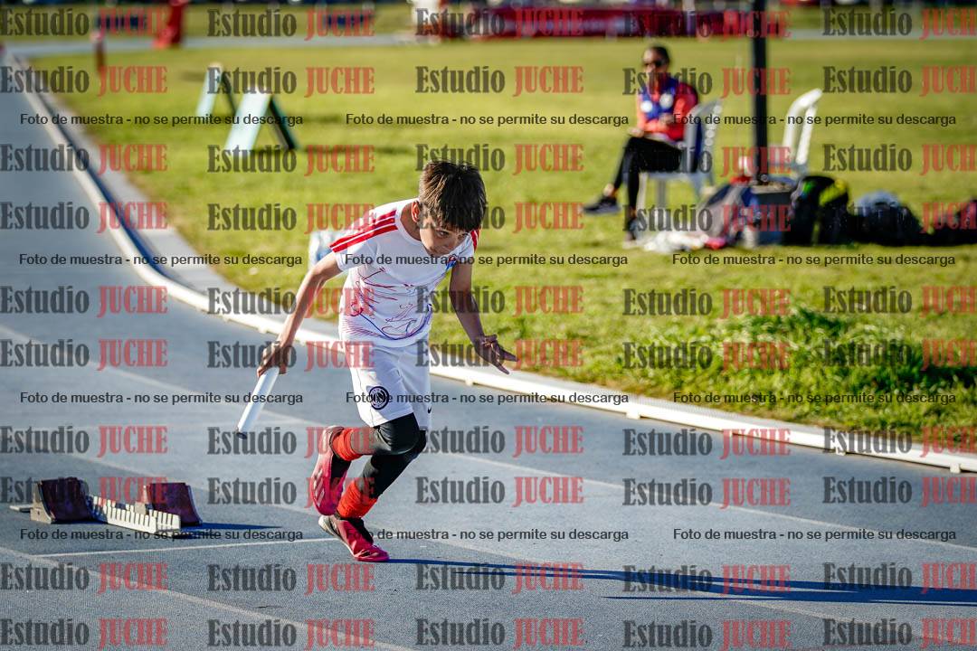 Fotos de las postas 5x80 m de varones