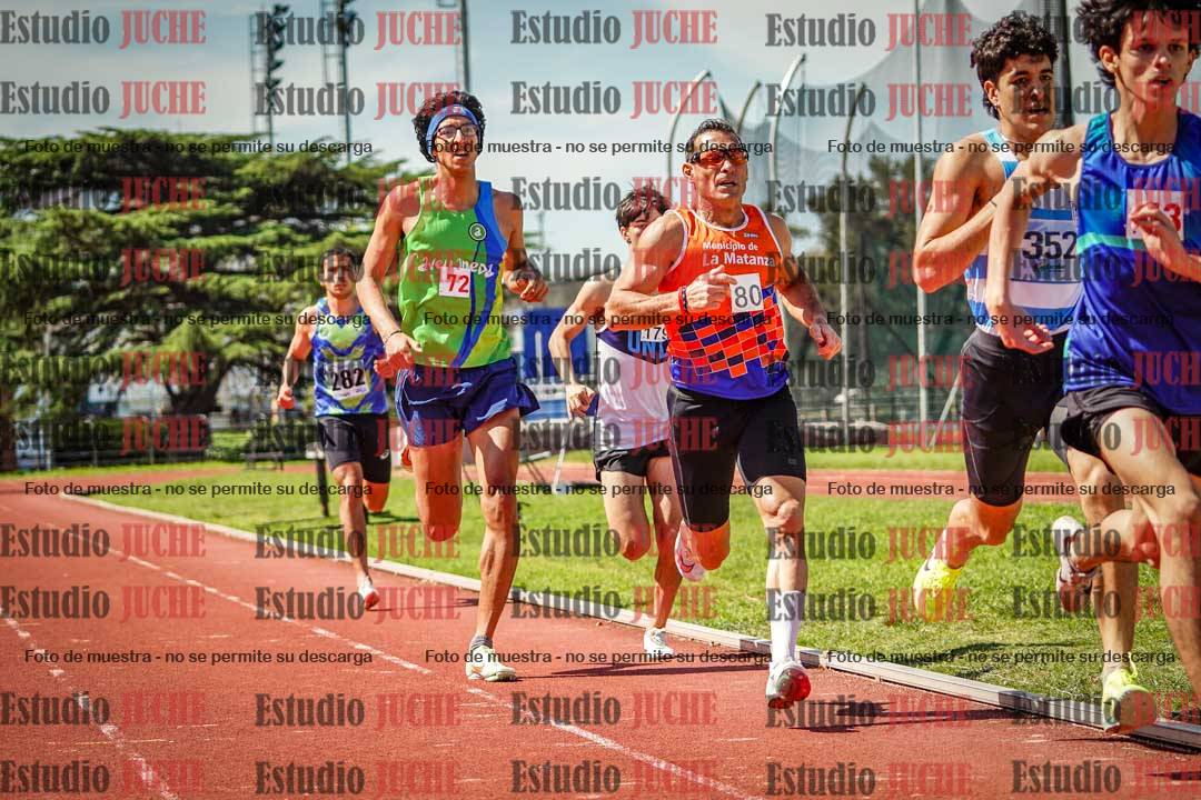 Fotos de los 800 m llanos de varones