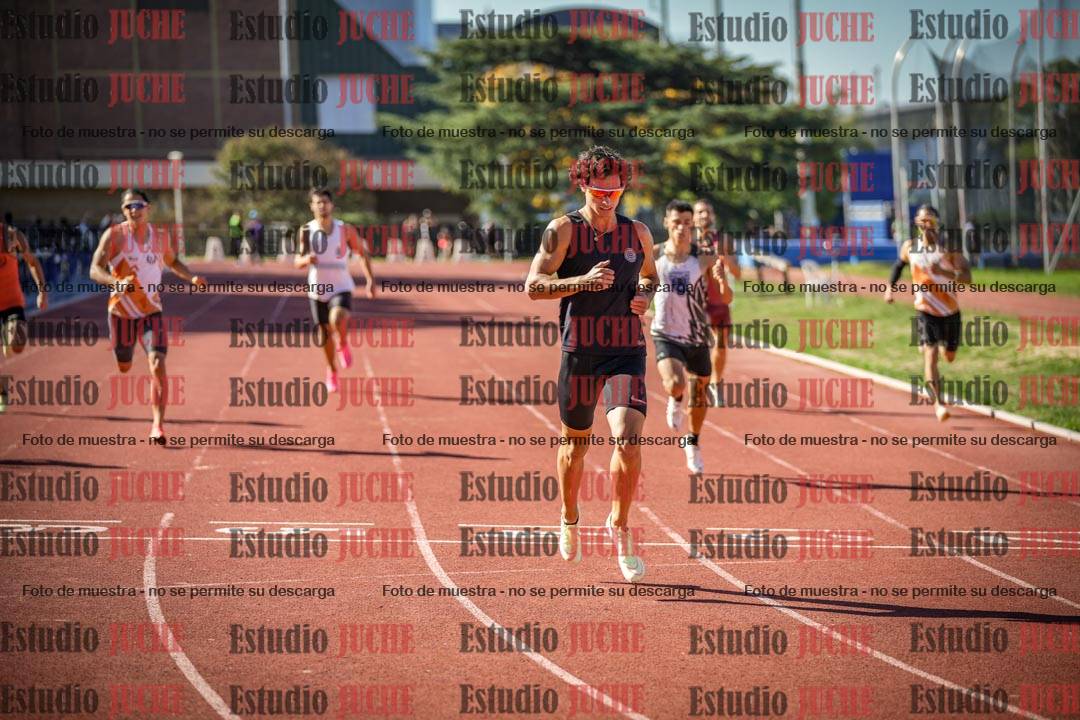 Fotos de los 400 m llanos de varones