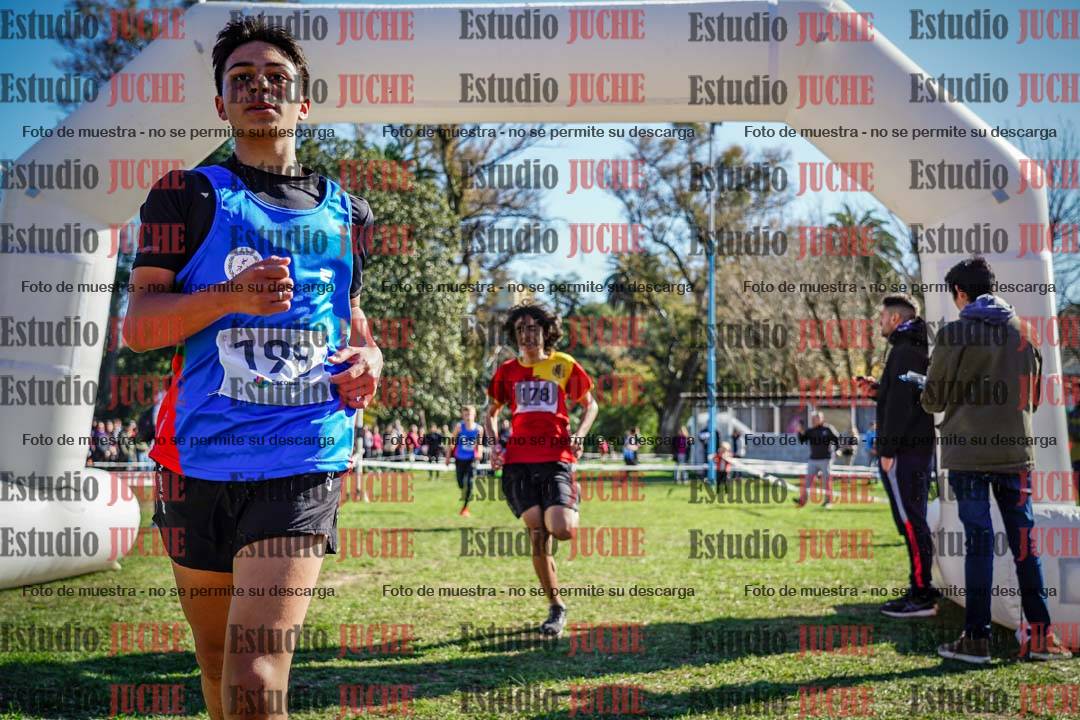 Fotos de la llegada del cross de 2000 m