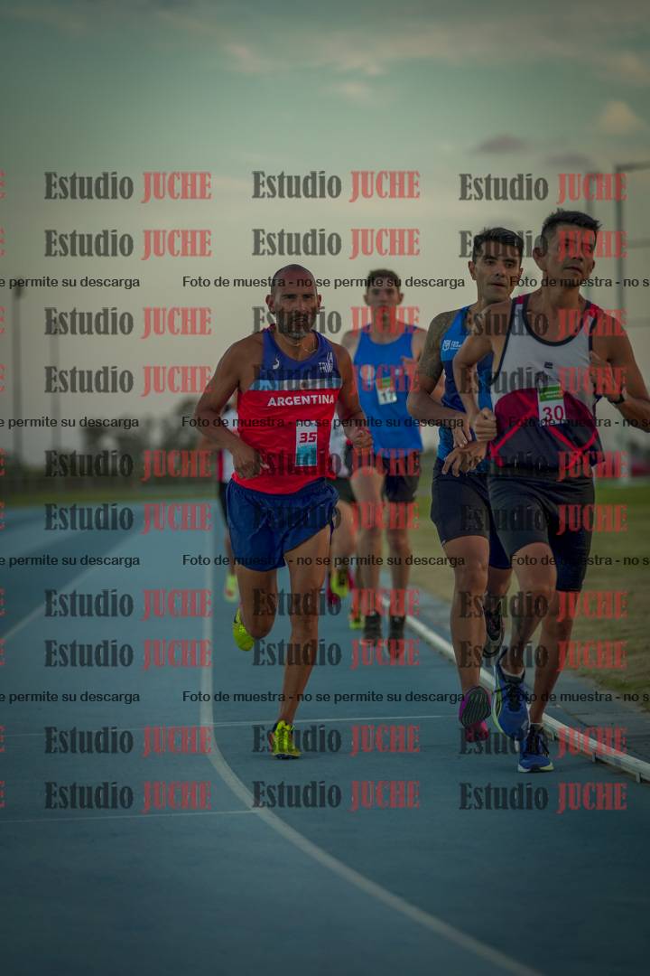 Fotos de los 3000 m llanos de varones